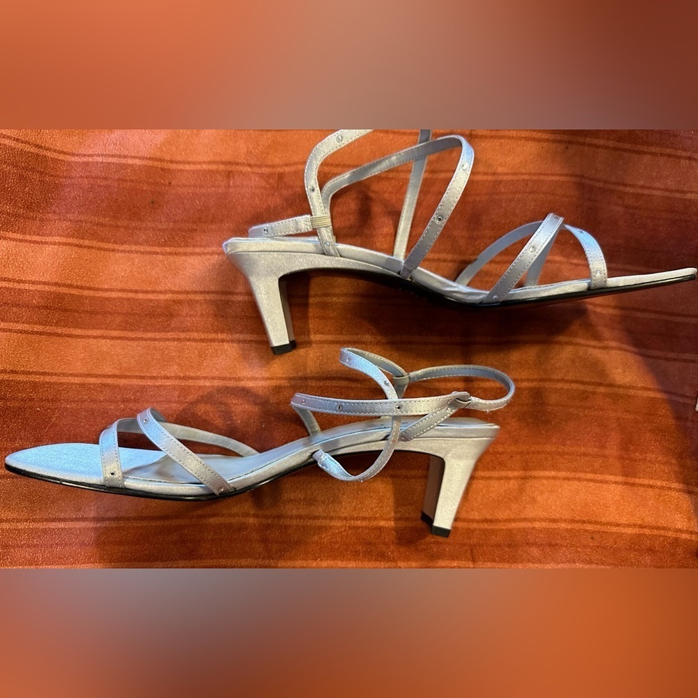 Mixit Frankie Silver Strappy Sandals 9.5M Square Toe Mid Heel Formal Wedding - Picture 2 of 8